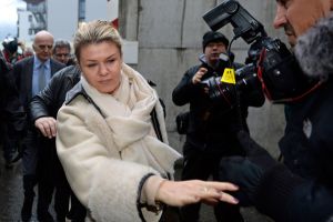 زوجة شوماخر تناشد الصحافيين الابتعاد عن المستشفى