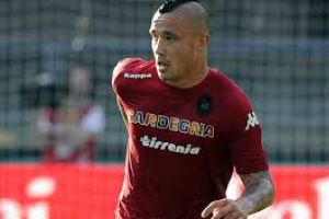 روما يقترب التعاقد مع البلجيكي نانغولان