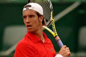 الإصابة تطيح بالفرنسي سيمون وتصعد بمواطنه جاسكيه لمواجهة بيرداييتش في نهائي كويونج