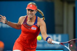 البلغارية بيرونكوفا تفوز ببطولة سيدني للتنس