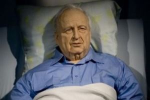 الفلسطينيون غير اسفين لموت شارون وكانوا يأملون محاكمته قبل موته