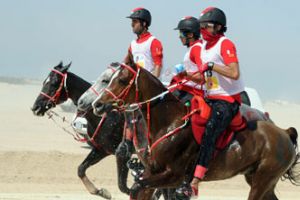 ناصر بن حمد يرحب بمشاركة فرسان الامارات ويتوقع الاثارة في السباق