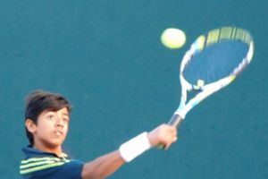 إلياس يقابل موري في نهائي بطولة إبراهيم كانو الثانية لناشئ التنس اليوم