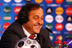 رئاسة الفيفا: بلاتيني سيتخذ قراره بعد مونديال 2014