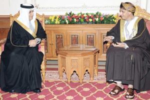 نائب رئيس الوزراء العماني يستقبل رئيس الاتحاد الآسيوي لكرة القدم