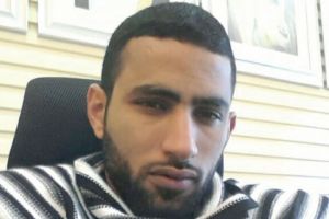 إصابات متعددة و ما زال يلعب