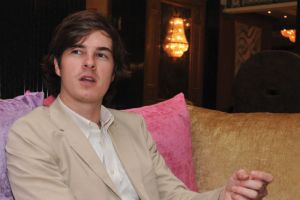 الخطاط ايفيريت باربي: تمتعني قراءة سير صحابة الرسول