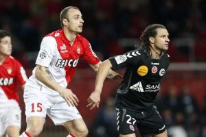 موناكو يفوز بصعوبة ويقلص الفارق مع سان جيرمان المتصدر في فرنسا