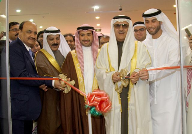 محافظ الشمالية يفتتح أونست هايبر  - تصوير : محمد المخرق