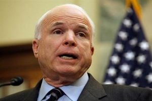 سناتور أميركي يدعو لإعادة النظر في بيع طائرات أباتشي للعراق