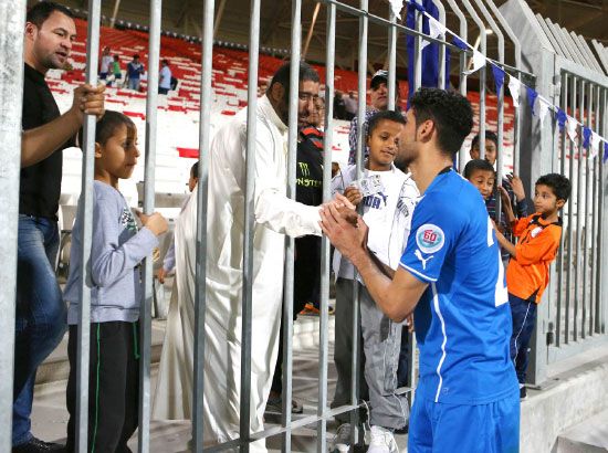 سيدعدنان يتلقى التهاني من جمهور الحد إثر تخطي الوحدة السوري