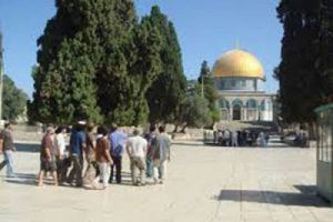 إسرائيل تضع قيود مشددة على وصول الفلسطينيين للمسجد الأقصى