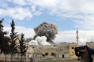 انفجار سيارة ملغومة بسوق للقماش في ادلب السورية وسقوط قتلى