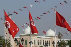 الحكومة التونسية تقيل 18 واليا عينتهم الحكومة الإسلامية السابقة