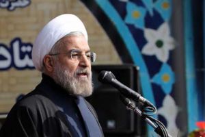 الرئيس الإيراني يقول إن إيران 'ستردع بقوة' كل من يحاول التحرك ضدها