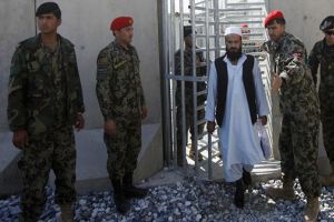 الافراج عن 12 سجينا من طالبان بطريق الخطأ عقب تلقى إدارة السجن خطاباً مزوراً