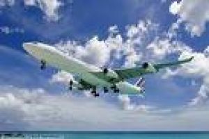 إيران تسعى لتعزيز التعاون الجوي مع الخليج بعد توقيع مذكرة تفاهم مع عمان