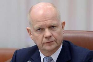 هيغ يحذر روسيا من 'عواقب وثمن' التدخل في اوكرانيا