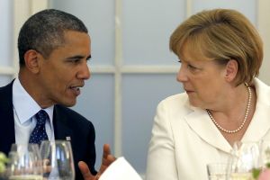 أوباما يتشاور مع المستشارة الألمانية ميركل بشأن أوكرانيا