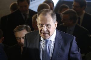 لافروف: روسيا 'لن تسمح بحمام دم' في اوكرانيا