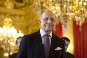 وزير الخارجية الفرنسي: استفتاء القرم سيكون سابقة خطيرة