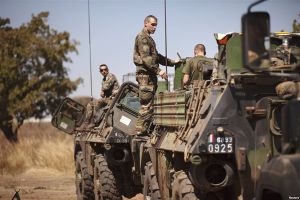 القوات الفرنسية تقتل حوالى عشرة من عناصر تنظيم القاعدة في مالي