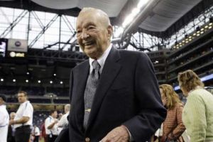 وفاة آخر أحفاد مؤسس شركة فورد للسيارات عن 88 عاما