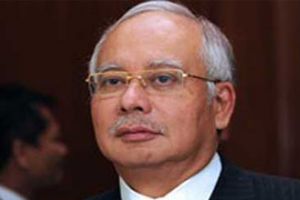 رئيس الوزراء الماليزي يدعو إلى الصبر في البحث عن الطائرة المفقودة