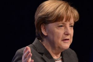 موقف حكومة ميركل يتعزز في استطلاعات الرأي لتوسطها في أزمة اوكرانيا