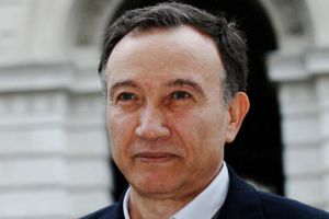 هيثم منّاع: الخلاف السعودي ـ القطري يمكن أن يُغلّب الخيار السلمي في سوريا