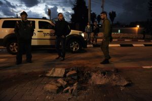 تجدّد إطلاق قذائف صاروخية من غزة باتجاه جنوب إسرائيل