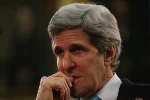 كيري يقول إنه سيجتمع مع لافروف بشأن أوكرانيا