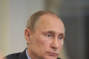 معارض روسي يطالب بفرض عقوبات على 'دائرة بوتين الداخلية'