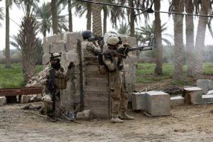 مقتل 15 عراقياً وإصابة 20 آخرين بجروح في قصف واشباكات بشرق وجنوب الفلوجة