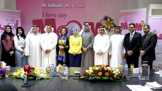 بدأت مجموعة «الحواج» مشاركة زبائنها فرحتهم لعيد الأم بتقديم 6 هدايا رائعة - تصوير حسن الصائغ