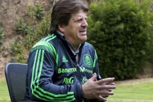 هيريرا يعلن قائمة المكسيك لمواجهة أمريكا وديا