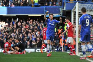 الصراع على اللقب يبلغ ذروته بين ثلاثي المقدمة في الدوري الانجليزي