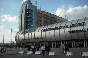 مصريون يلغون سفرهم إلى السعودية 'تشاؤماً' بعد تعطل طائرتهم