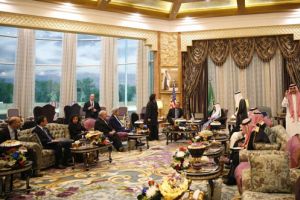 الملك السعودي يبحث مع الرئيس الأميركي الوضع في سوريا والقضية الفلسطينية