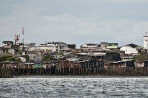 نزوح نحو 400 شخص بسبب القتال بين الحكومة وحركة فارك اليسارية بكولومبيا