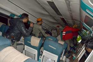 مقتل ثلاثة أشخاص إثر خروج قطار عن القضبان في إندونيسيا