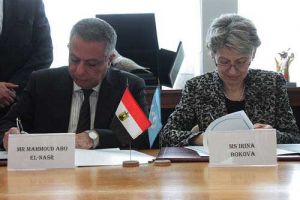اليونسكو ومصر توقعان اتفاق إنشاء مركز إقليمي لتعليم الكبار