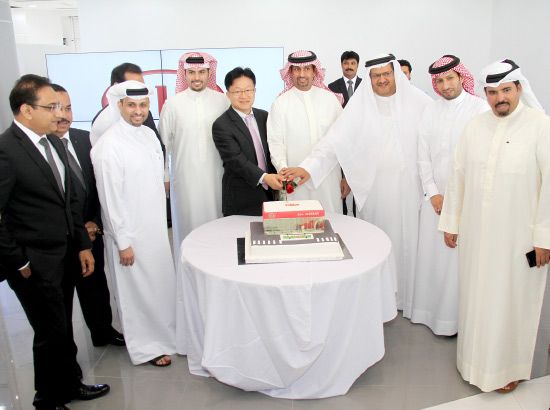 إداريو بن هندي يعلنون عن تدشين المعرض بعد تجديده-تصوير محمد المخرق