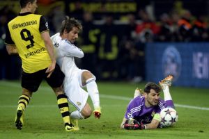 كاسياس يقر بارتكاب أخطاء أدت إلى الهزيمة أمام دورتموند رغم التأهل