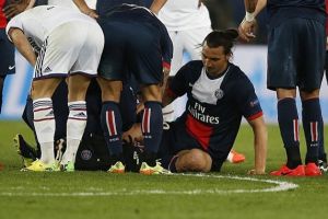 إبراهيموفيتش يعود إلى السويد للعلاج من الإصابة