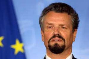 مسؤول ألماني: على روسيا أن تنأى بنفسها عن الموالين لها في شرق أوكرانيا