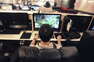 كوري يعترف بقتل ابنه الصغير لمواصلة اللعب على الإنترنت