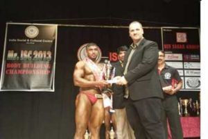 عمر المرزوقي: اللجنة العليا كانت شديدة الحرص فى أن تبرز القيمه الجمالية للتكوين العضلى للإنسان