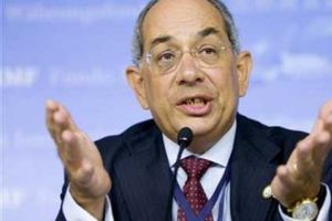 مصدر: الإفراج عن وزير المالية المصري الأسبق بعد احتجازه في فرنسا بساعات