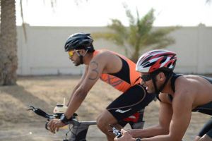 ناصر بن حمد: تنظم سباقات الترايثلون من أجل الانتشار السريع بالمملكة